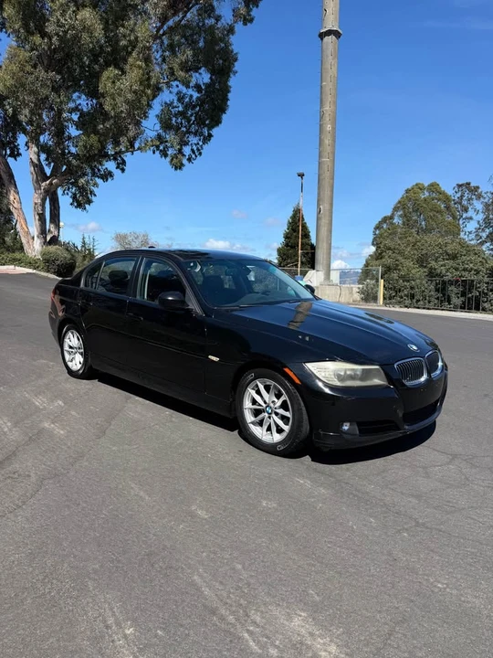 2010 BMW E90 3 Series Sedan - Image 2 of 9