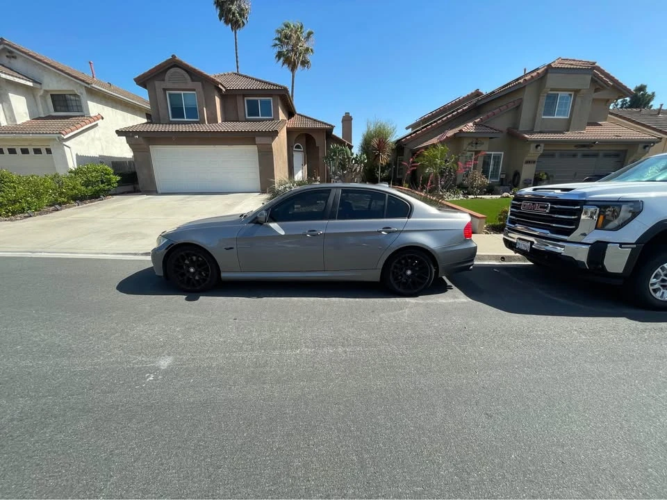 2010 BMW E90 3 Series Sedan - Image 4 of 7