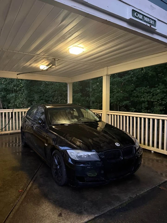 2010 BMW E90 3 Series Sedan - Image 3 of 10