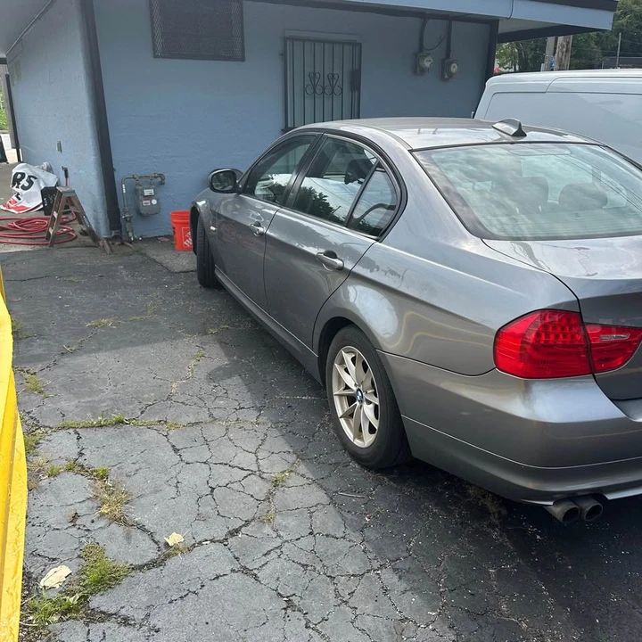 2010 BMW E90 3 Series Sedan - Image 3 of 6