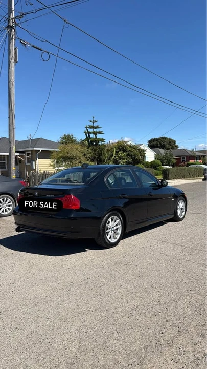 2010 BMW E90 3 Series Sedan - Image 3 of 8