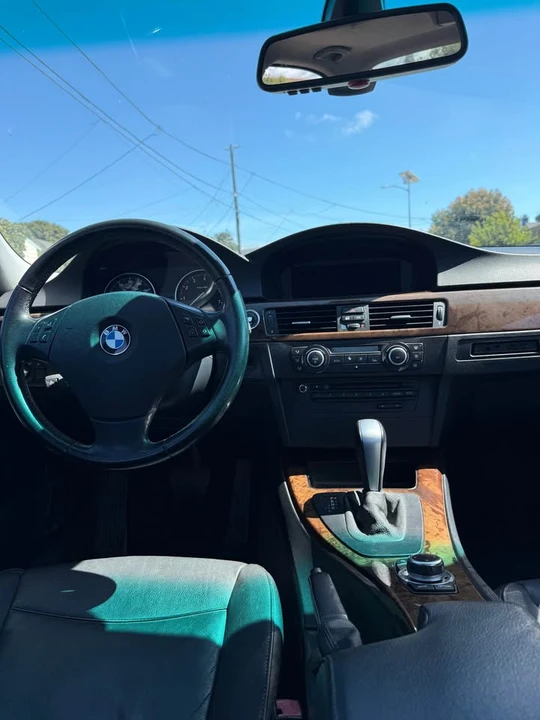 2010 BMW E90 3 Series Sedan - Image 5 of 8