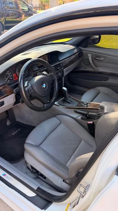 2010 BMW E90 3 Series Sedan - Image 7 of 10