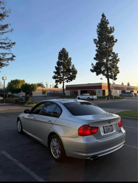 2010 BMW E90 3 Series Sedan - Image 3 of 3