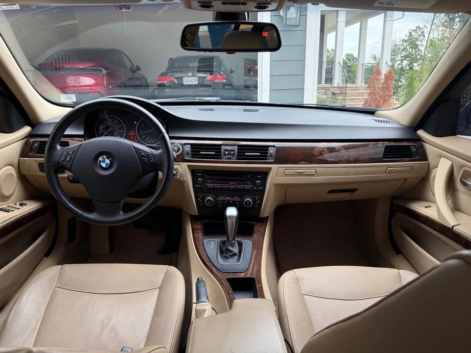 2010 BMW E90 3 Series Sedan - Image 12 of 17