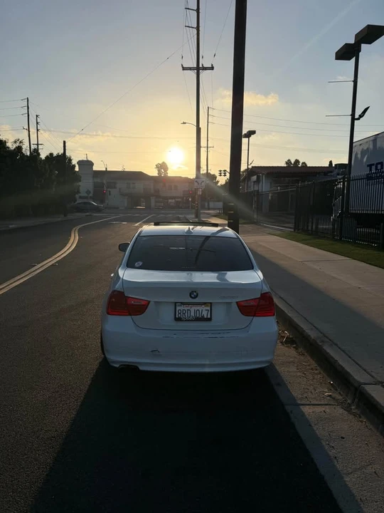 2010 BMW E90 3 Series Sedan - Image 4 of 13