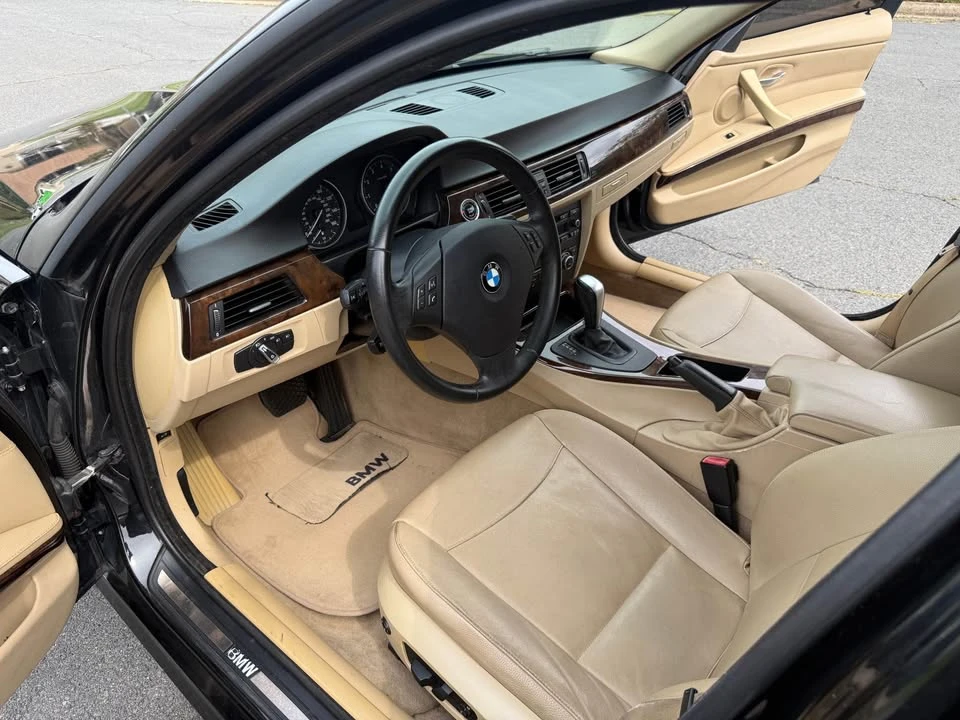 2010 BMW E90 3 Series Sedan - Image 10 of 17