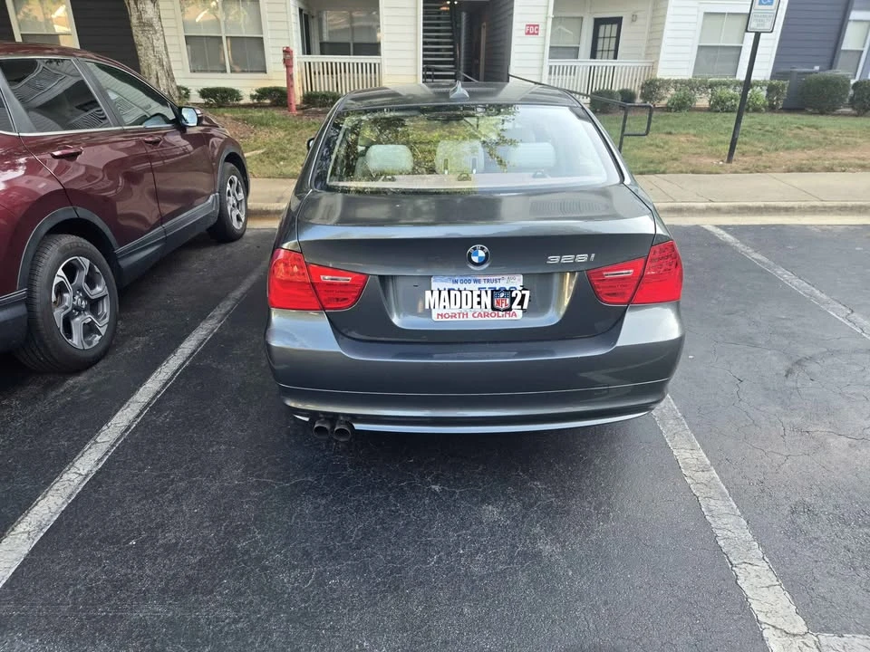 2010 BMW E90 3 Series Sedan - Image 4 of 11