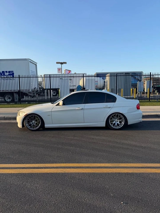 2010 BMW E90 3 Series Sedan - Image 2 of 13