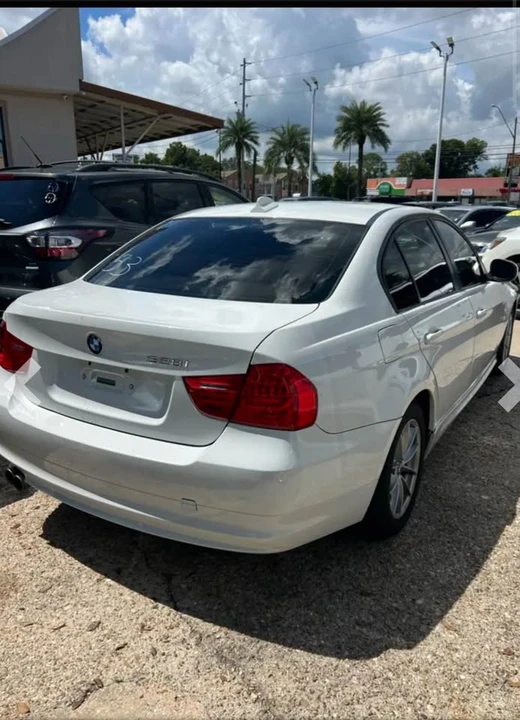 2010 BMW E90 3 Series Sedan - Image 3 of 4