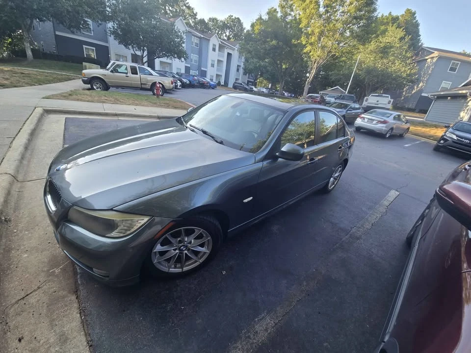 2010 BMW E90 3 Series Sedan - Image 3 of 11