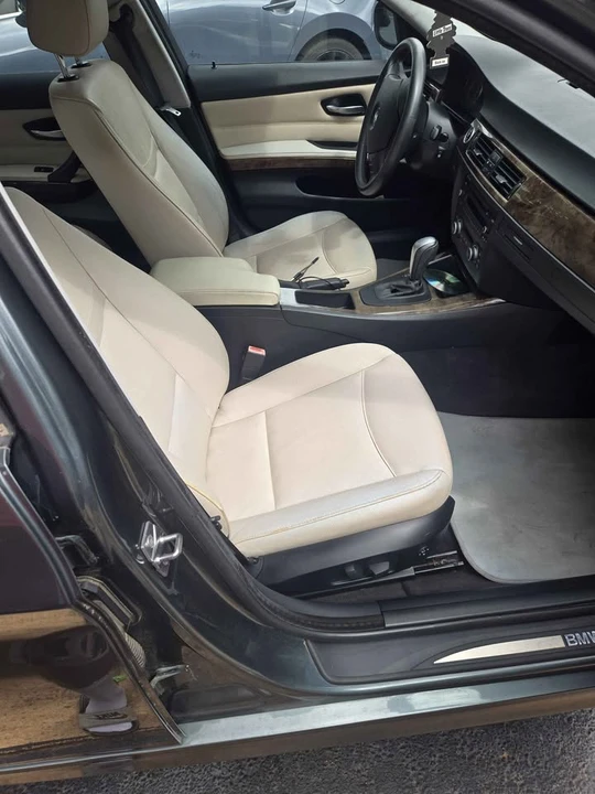 2010 BMW E90 3 Series Sedan - Image 7 of 11