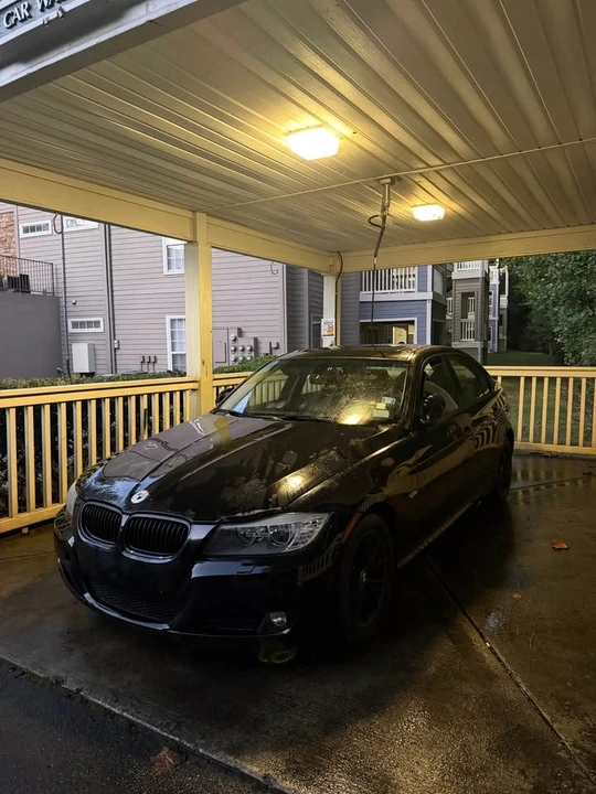 2010 BMW E90 3 Series Sedan - Image 2 of 10
