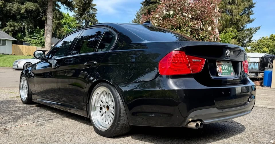 2010 BMW E90 3 Series Sedan - Image 3 of 7