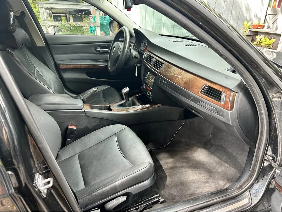 2010 BMW E90 3 Series Sedan - Image 10 of 12