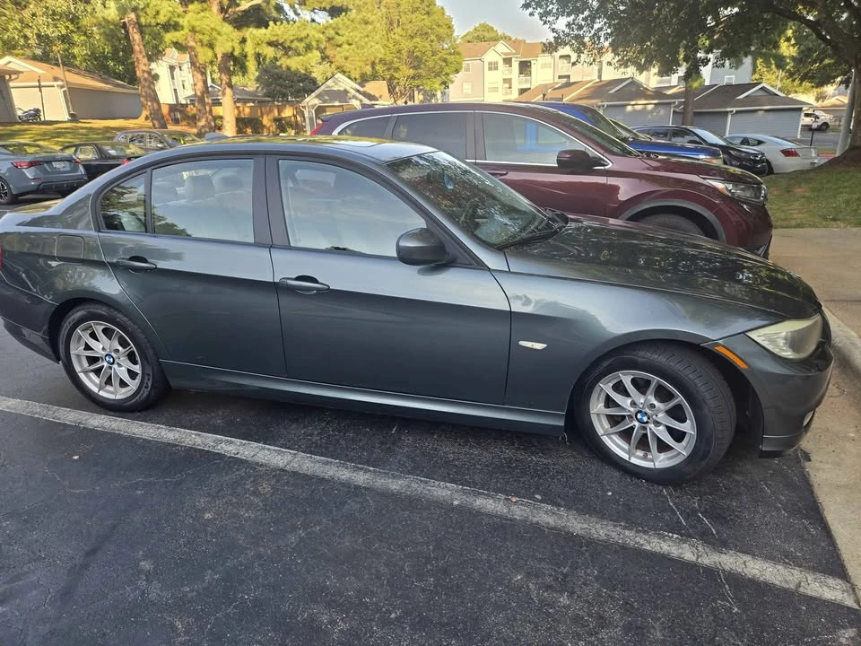 2010 BMW E90 3 Series Sedan - Image 2 of 11