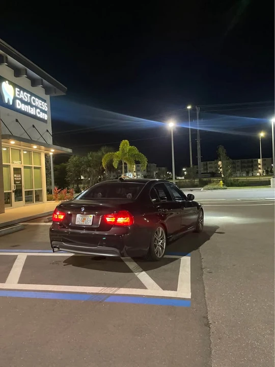 2010 BMW E90 3 Series Sedan - Image 3 of 5
