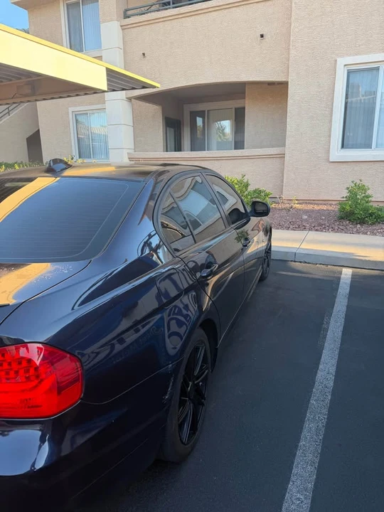 2010 BMW E90 3 Series Sedan - Image 4 of 6