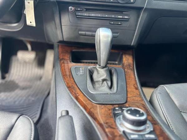 2010 BMW E90 3 Series Sedan - Image 19 of 21