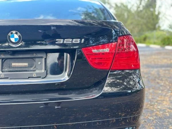 2010 BMW E90 3 Series Sedan - Image 7 of 21