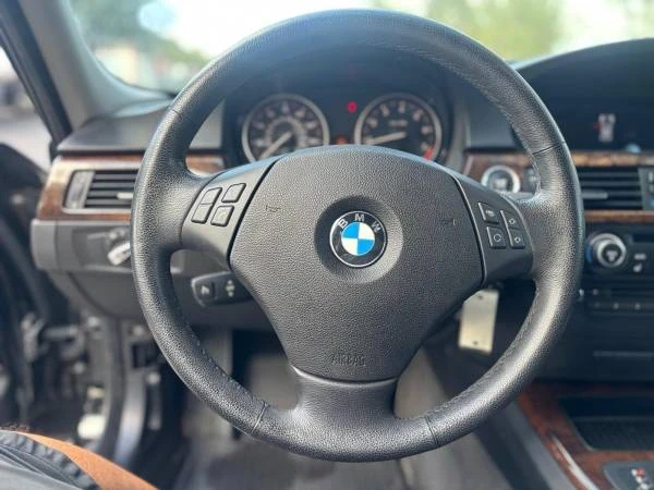 2010 BMW E90 3 Series Sedan - Image 17 of 21