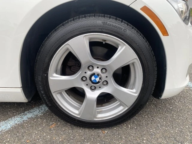 2010 BMW E90 3 Series Sedan - Image 15 of 21