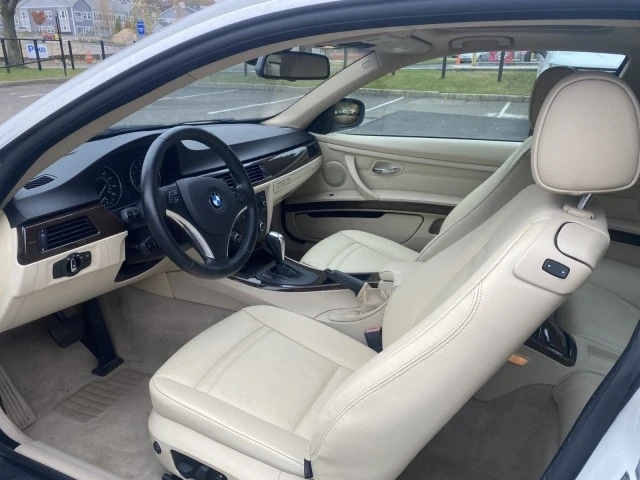 2010 BMW E90 3 Series Sedan - Image 17 of 21