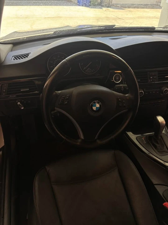 2010 BMW E90 3 Series Sedan - Image 10 of 13