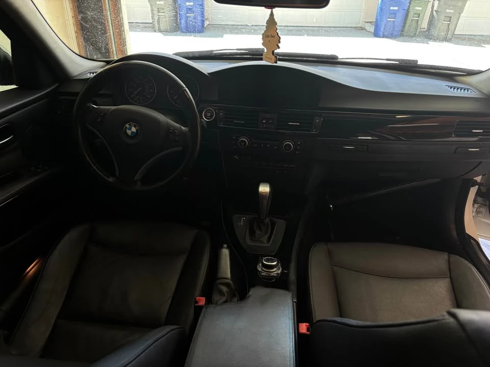 2010 BMW E90 3 Series Sedan - Image 9 of 13