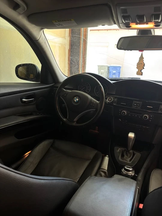 2010 BMW E90 3 Series Sedan - Image 11 of 13