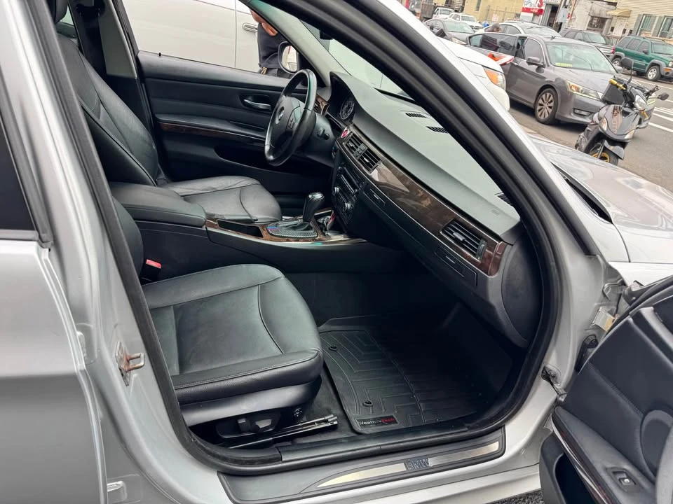 2010 BMW E90 3 Series Sedan - Image 7 of 13