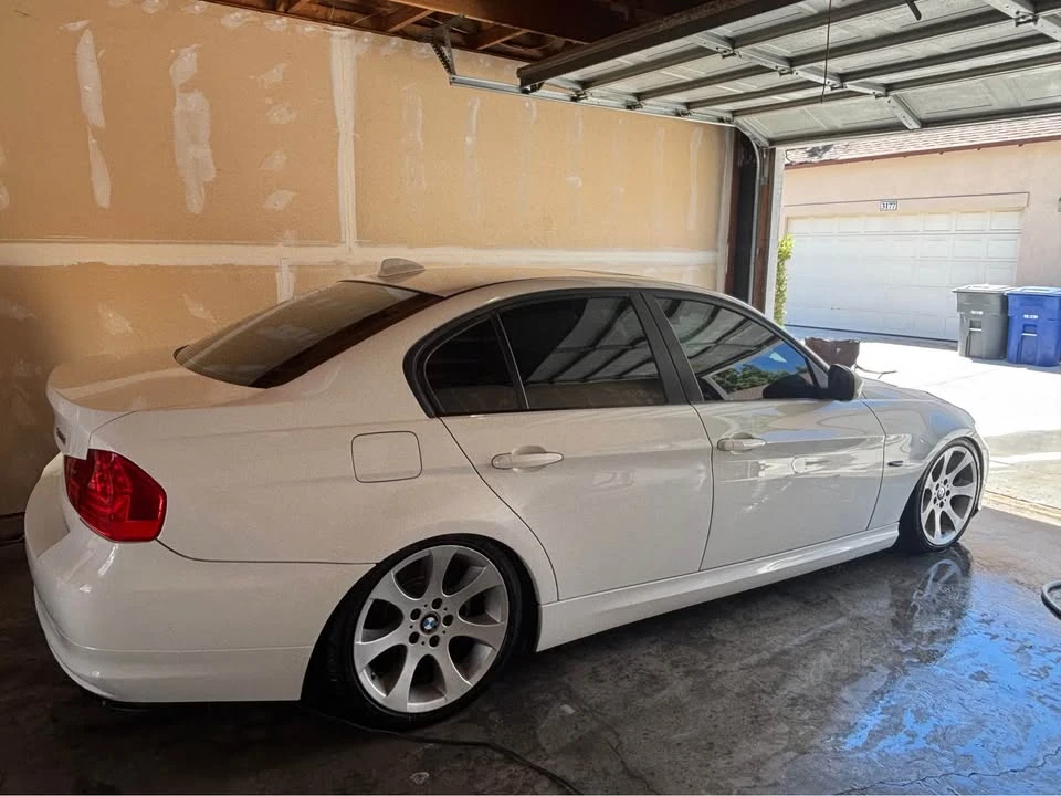 2010 BMW E90 3 Series Sedan - Image 4 of 13
