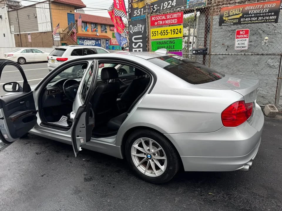 2010 BMW E90 3 Series Sedan - Image 8 of 13