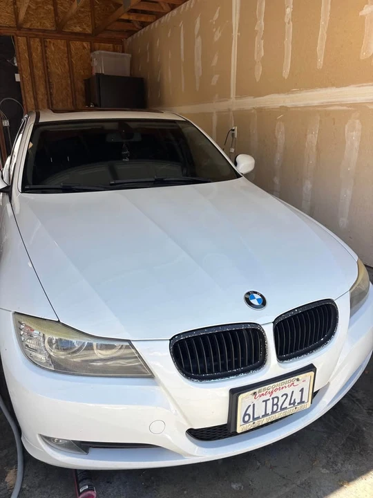 2010 BMW E90 3 Series Sedan - Image 3 of 13
