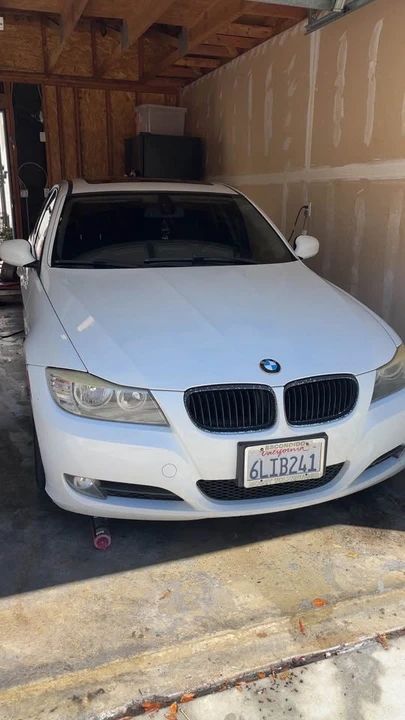 2010 BMW E90 3 Series Sedan - Image 2 of 13
