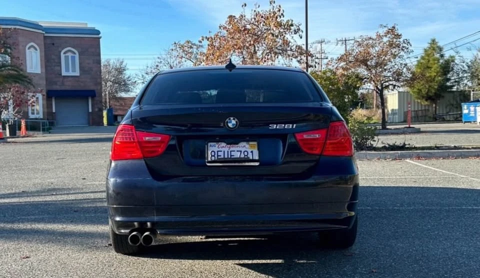 2010 BMW E90 3 Series Sedan - Image 5 of 7