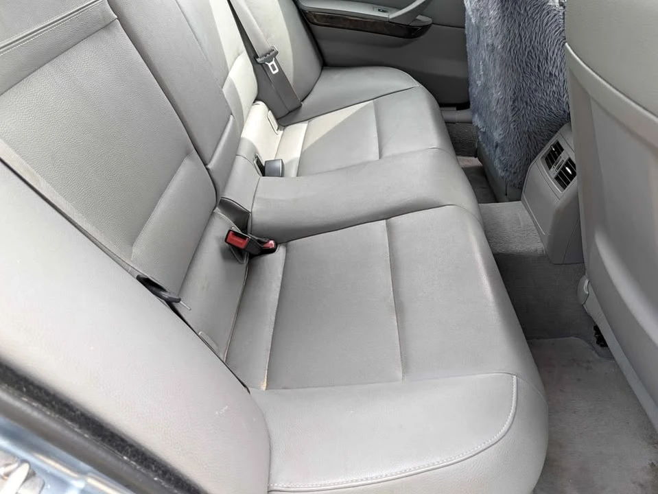 2010 BMW E90 3 Series Sedan - Image 9 of 10