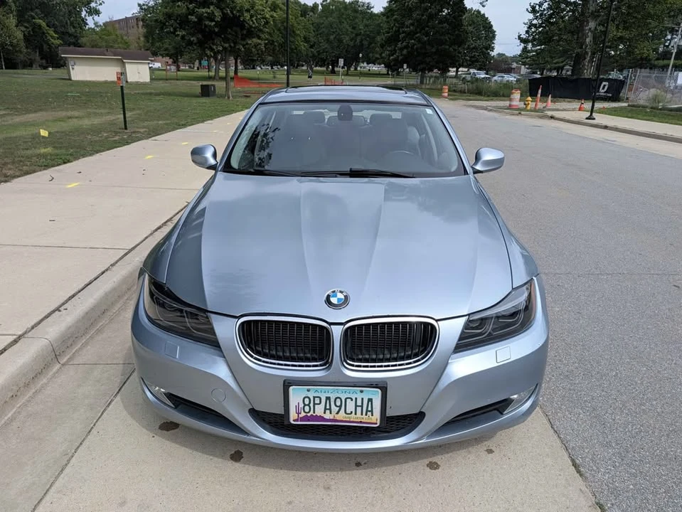 2010 BMW E90 3 Series Sedan - Image 4 of 10