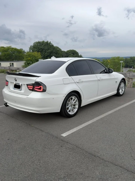 2010 BMW E90 3 Series Sedan - Image 6 of 16