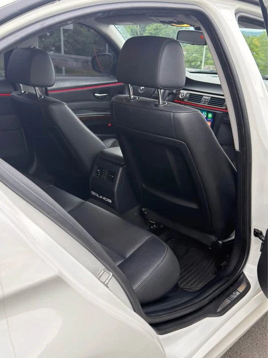 2010 BMW E90 3 Series Sedan - Image 14 of 16