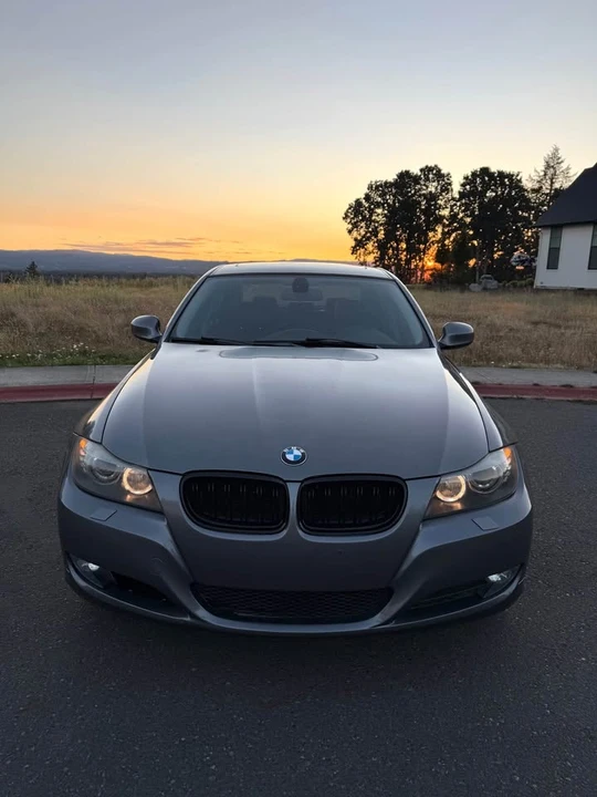 2010 BMW E90 3 Series Sedan - Image 2 of 16
