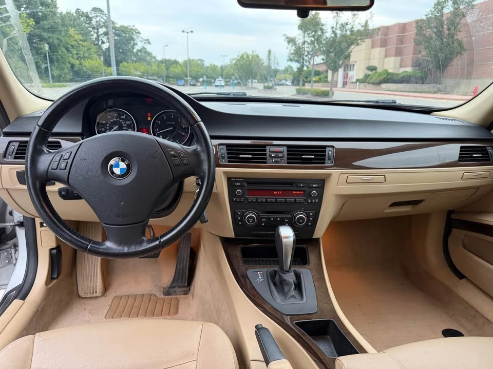 2010 BMW E90 3 Series Sedan - Image 9 of 10