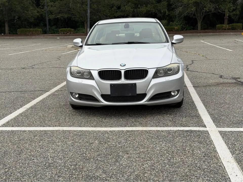 2010 BMW E90 3 Series Sedan - Image 2 of 10