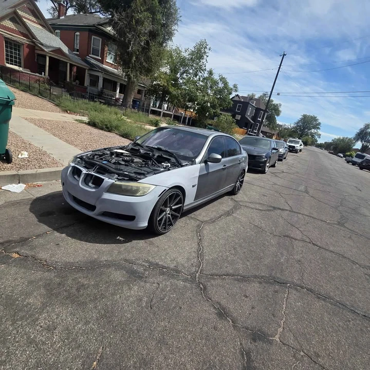 2010 BMW E90 3 Series Sedan - Image 3 of 10