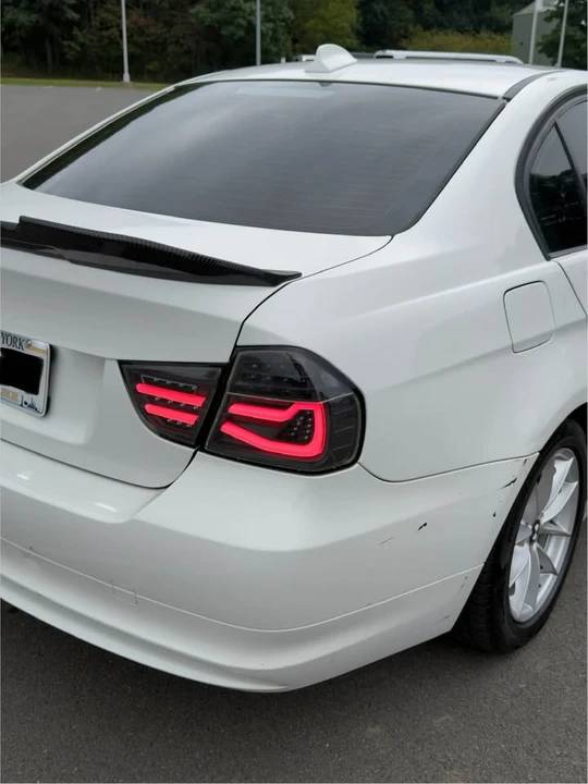 2010 BMW E90 3 Series Sedan - Image 7 of 16