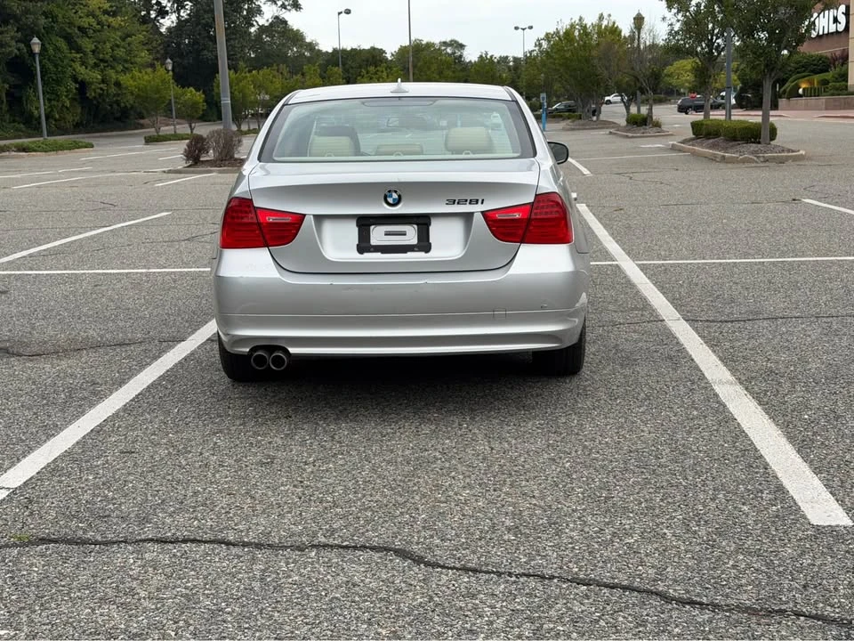 2010 BMW E90 3 Series Sedan - Image 5 of 10
