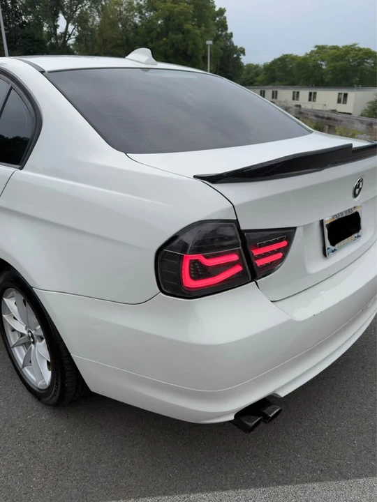 2010 BMW E90 3 Series Sedan - Image 8 of 16