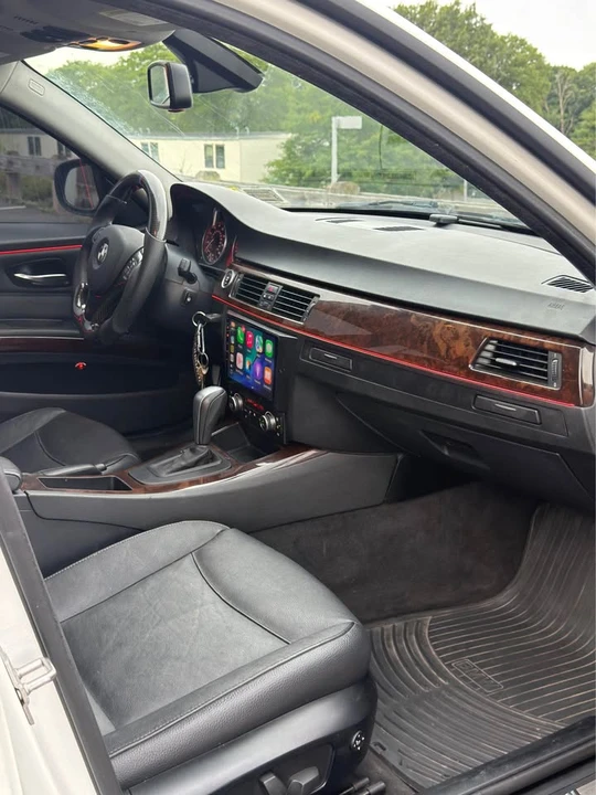 2010 BMW E90 3 Series Sedan - Image 11 of 16