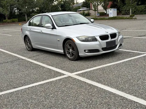 2010 BMW 3 Series 328i xDrive Sedan 4D