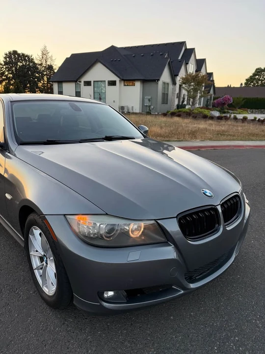 2010 BMW E90 3 Series Sedan - Image 4 of 16